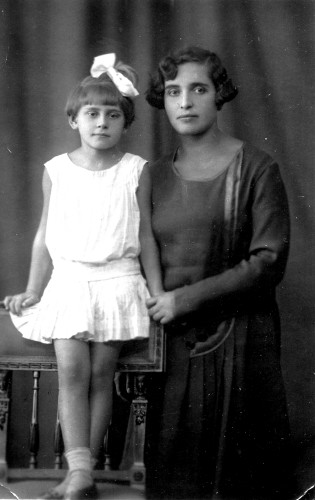 Татьяна и Агния Семёновна Гостевы. Ялта, 19 марта 1931 года
