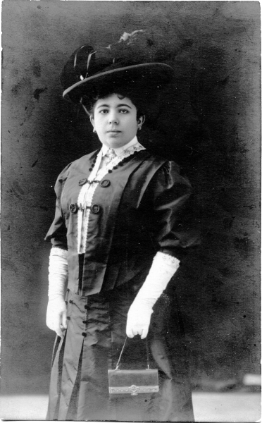 Харитина Михайловна Стамати-Музаки, 1900-е